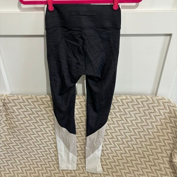 Outdoor Voices Techsweat 7/8 Zoom Leggings - Picture 7 of 9